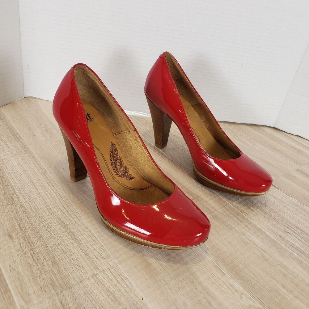 Söfft Red Patent Leather Round Toe Wood Heel Pumps Classic Women’s 7.5